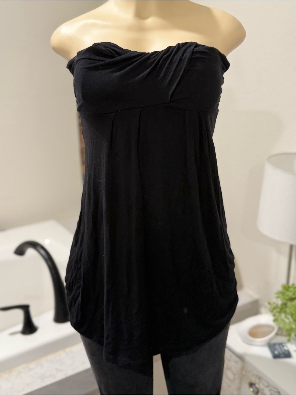 Body Central Black Strapless Babydoll Top – Medium 🖤
